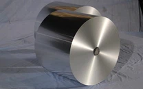 Domowe rolki folii aluminiowej