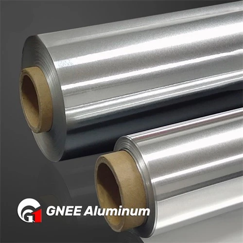 Opakowanie żywności w rolkach z folii aluminiowej